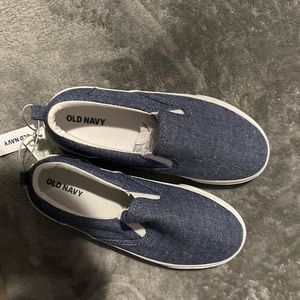 Children’s shoes in size 2